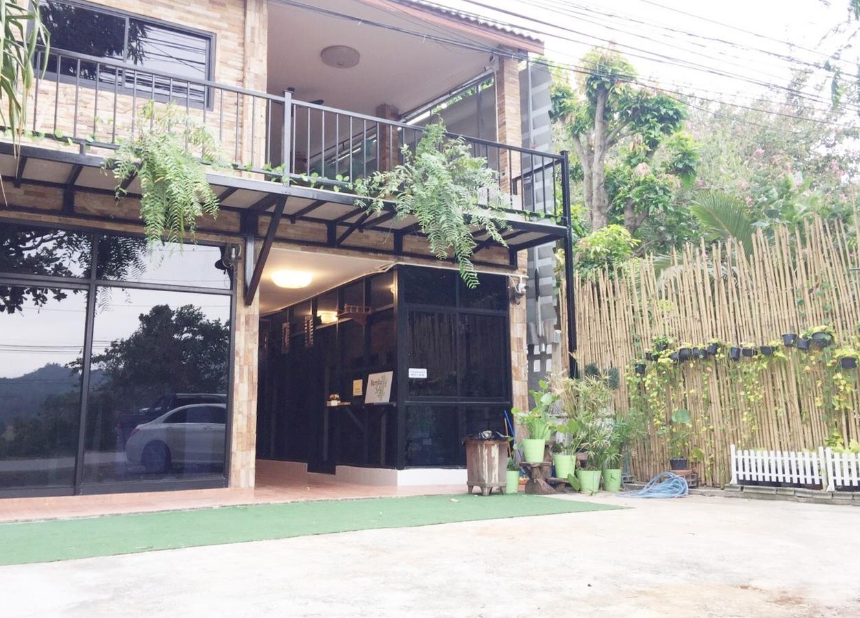Bambusa Nakhonratchasima Buitenkant foto